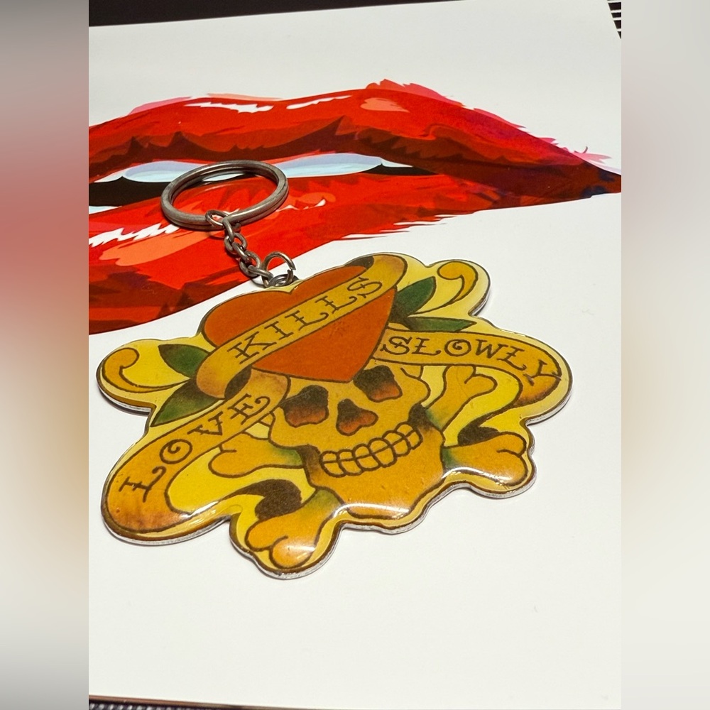 Giveaway Ed Hardy Love Kills Slowly Keychain